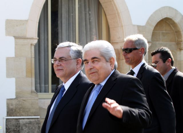 Ξεκίνησαν οι επαφές του Λ.Παπαδήμου με την κυπριακή πολιτική ηγεσία