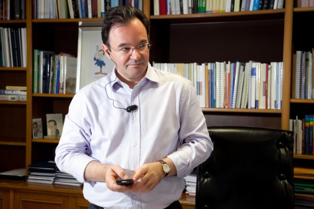 Ας κρίνουν οι πολίτες ποια είναι υπεύθυνη συμπεριφορά, απαντά ο Γ.Παπακωνσταντίνου στη ΝΔ