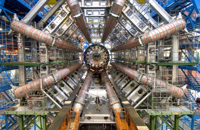 Ο LHC ξανά στην πρίζα, πετυχαίνει νέο ρεκόρ ισχύος