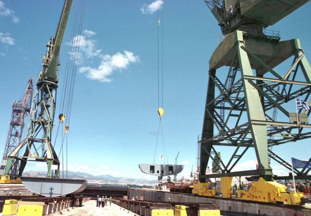 Εκ περιτροπής εργασία με μία ημέρα δουλειά την εβδομάδα προωθείται στα Ναυπηγεία Σκαραμαγκά