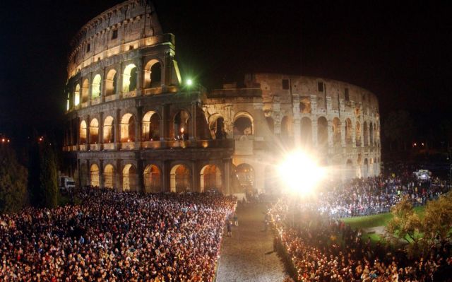 «Έξωση» για τους σύγχρονους λεγεωνάριους μπροστά από το Κολοσσαίο