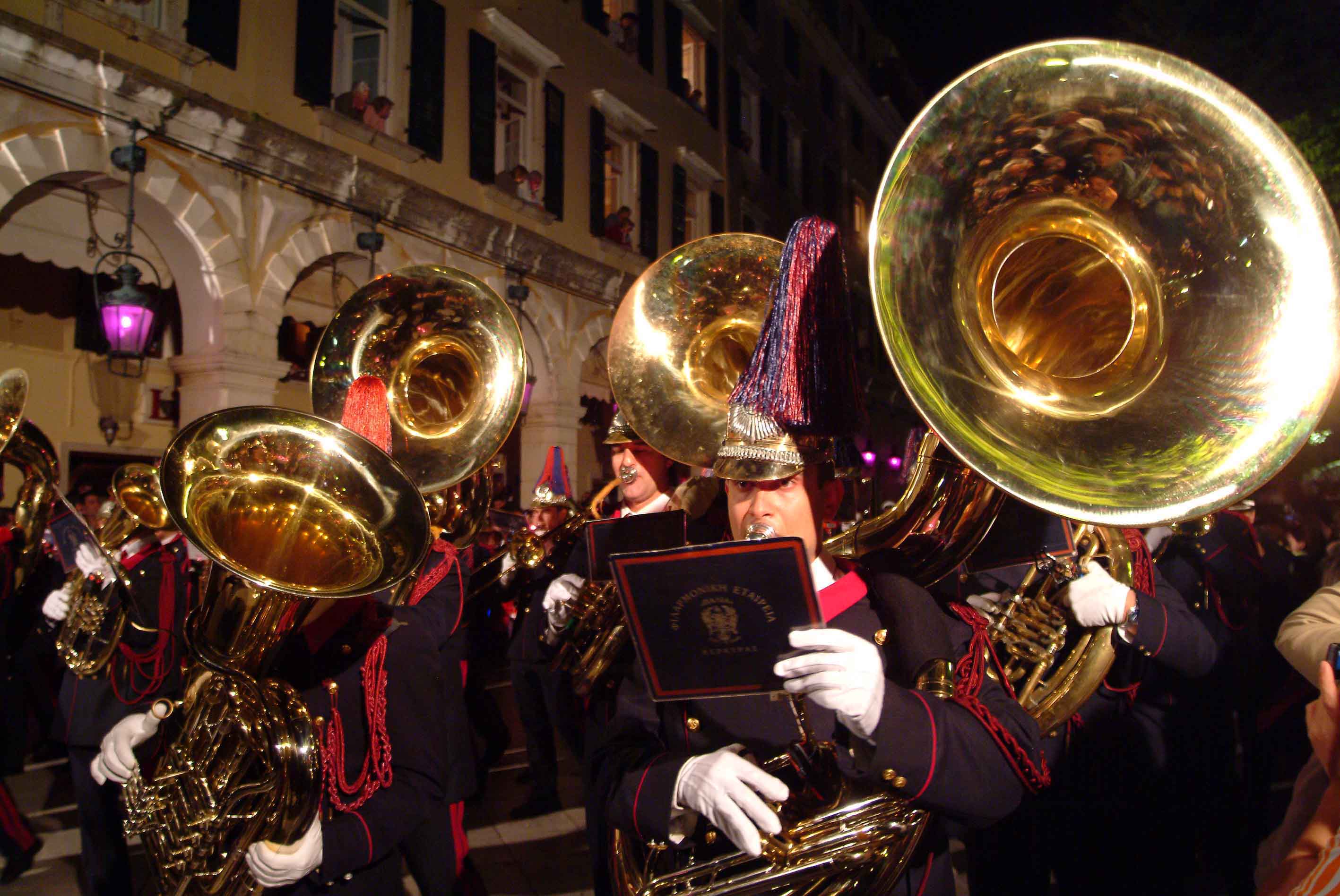 Πτώση κρατήσεων και κλειστά ξενοδοχεία στα νησιά την περίοδο του Πάσχα