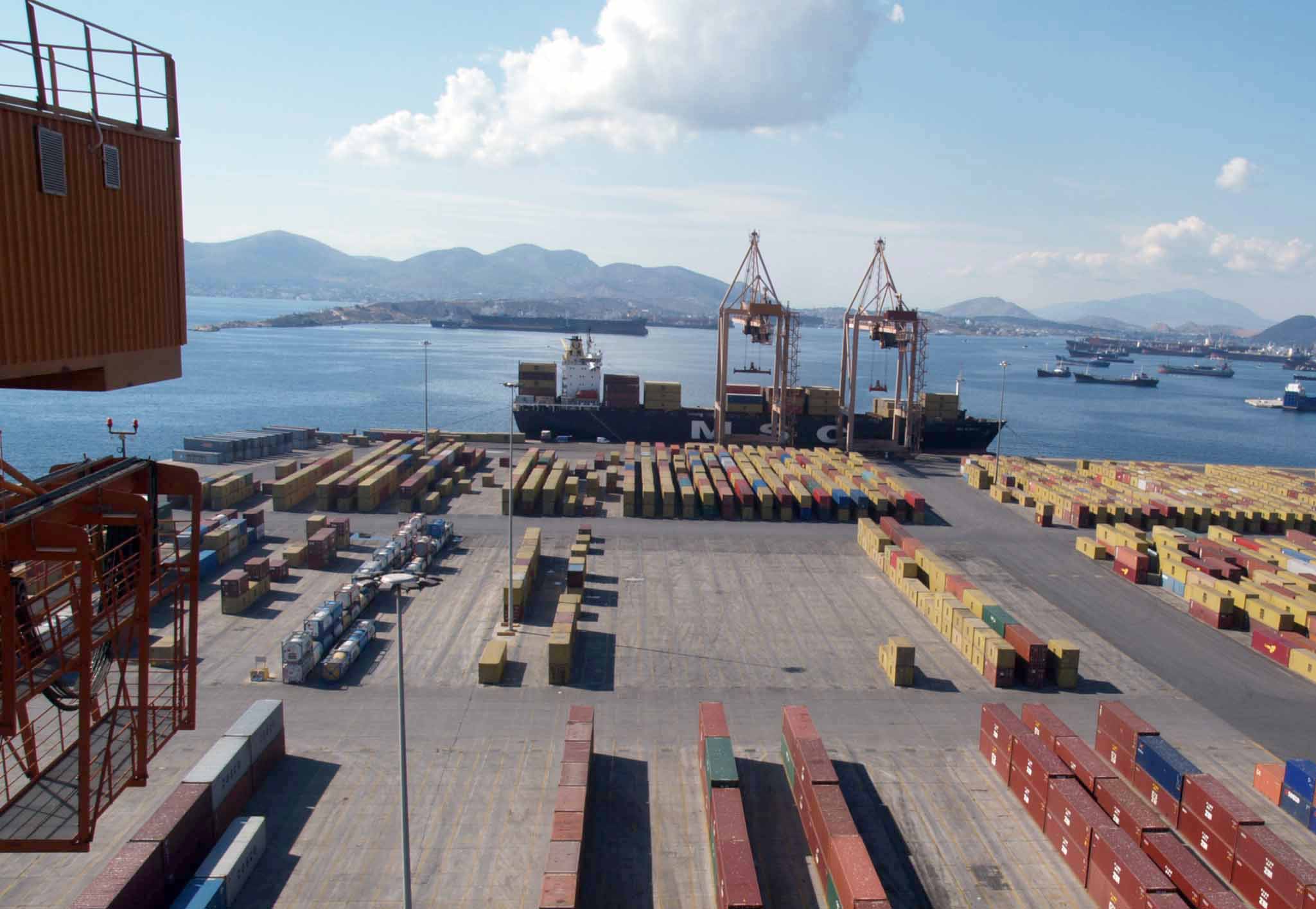 Στα 1.153 δολάρια το μέσο κόστος εξαγωγών στην Ελλάδα, σύμφωνα με την ΕΣΕΕ