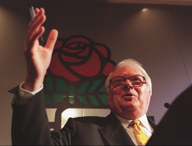 Σε «σοβαρή επέμβαση» υποβλήθηκε ο πρώην πρωθυπουργός της Γαλλίας Πιερ Μορουά