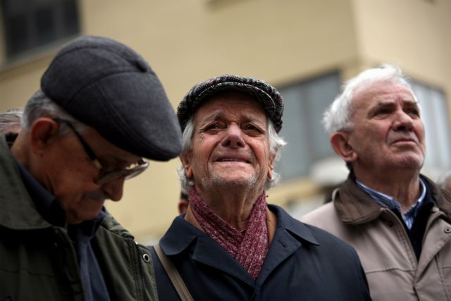 Από την 1η Μαΐου οι περικοπές σε κύριες και επικουρικές συντάξεις