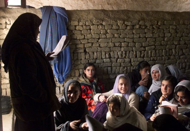Μαζική δηλητηρίαση μαθητριών στο Αφγανιστάν από τους Ταλιμπάν