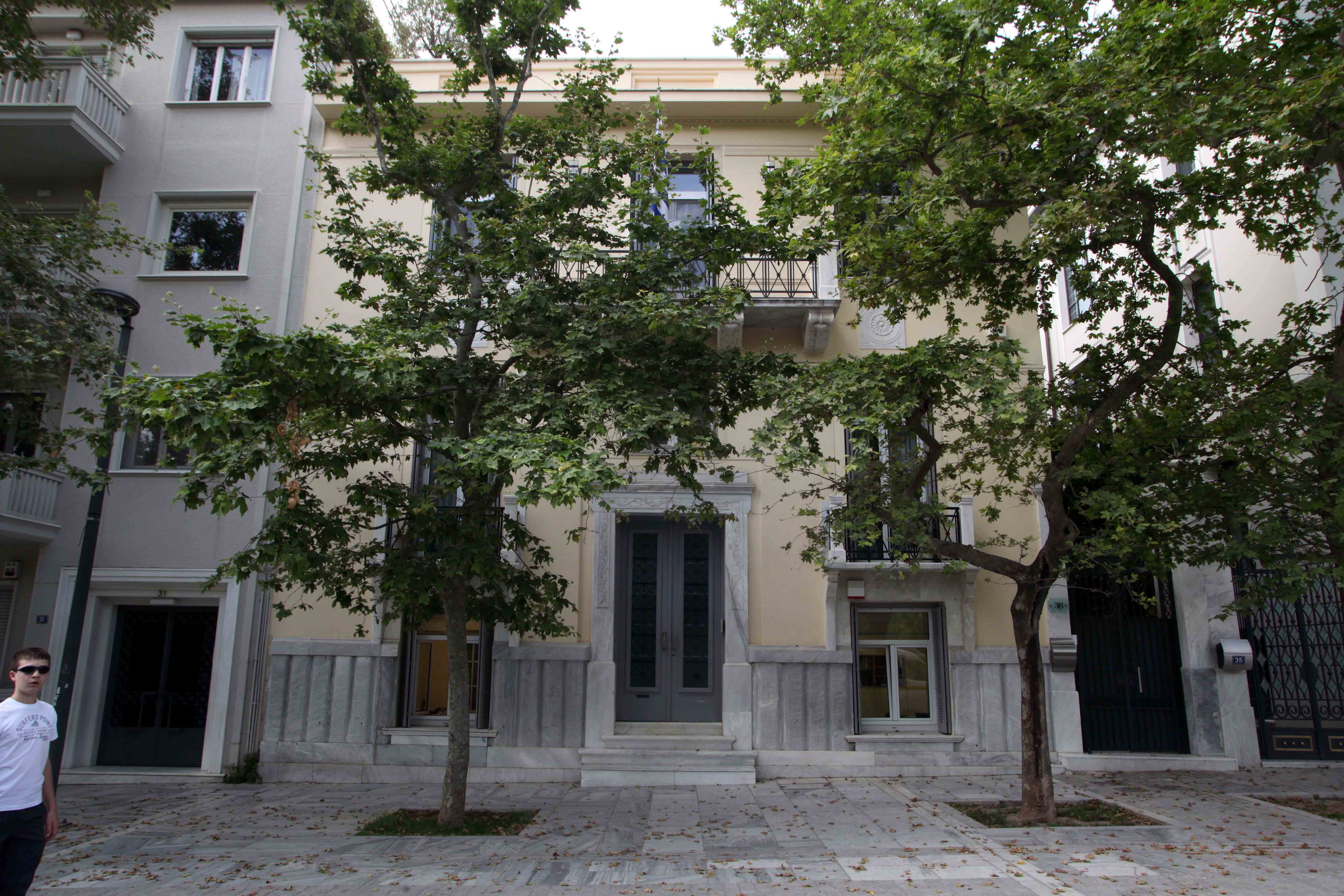 Διαχειριστής της περιουσίας μας ήταν ο Άκης, λέει η σύζυγός του