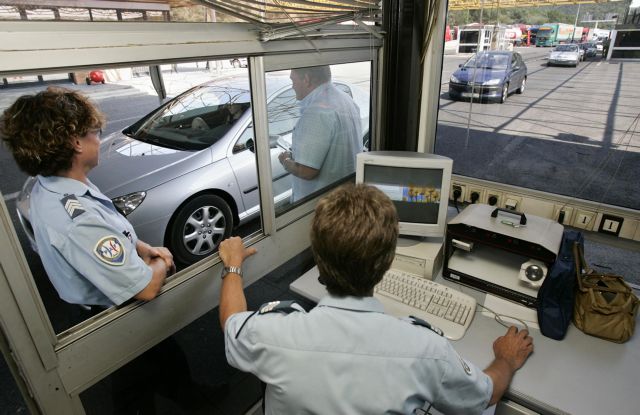 Δυνατότητα επαναφοράς των συνοριακών ελέγχων ζητούν Γαλλία και Γερμανία