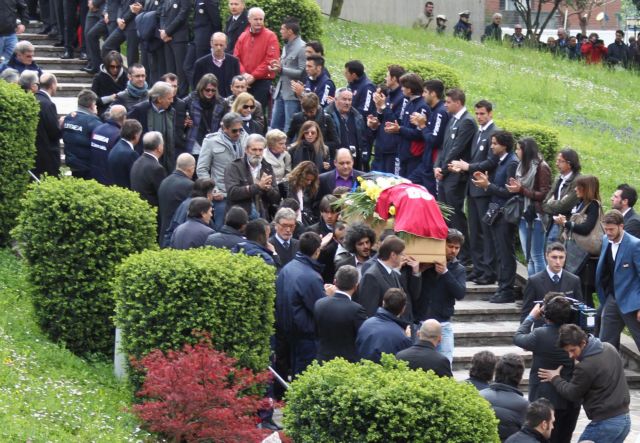 Σε κλίμα συγκίνησης η κηδεία του Μοροζίνι