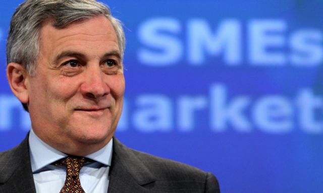 Ομιλίες Παπαδήμου και του Ευρωπαίου επίτροπου Ταγιάνι σε ημερίδα για τις μικρομεσαίες επιχειρήσεις