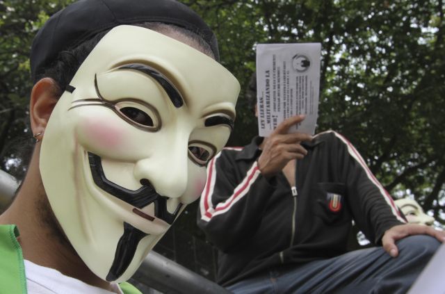 Οι Anonymous εγκαταλείπουν το «εχθρικό» PasteBin.com