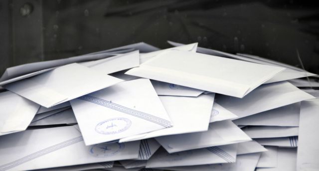 Πολυκομματική Βουλή δείχνουν και οι τελευταίες δημοσκοπήσεις