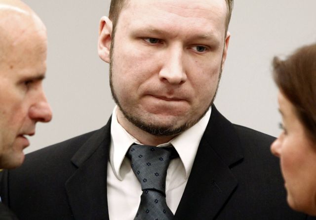 «Μικρή πράξη βαρβαρότητας» χαρακτηρίζει τις επιθέσεις ο Μπρέιβικ