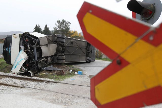 Σύγκρουση τρένων στο Μενίδι με δύο ελαφρά τραυματίες