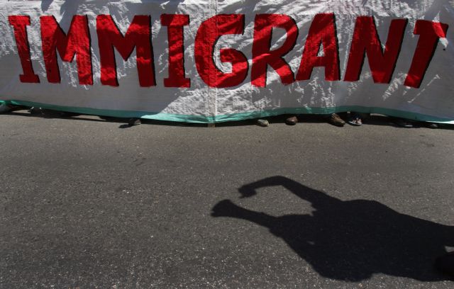 Σε εγρήγορση για ρατσιστικά εγκλήματα καλεί τις εισαγγελίες το υπουργείο Δικαιοσύνης