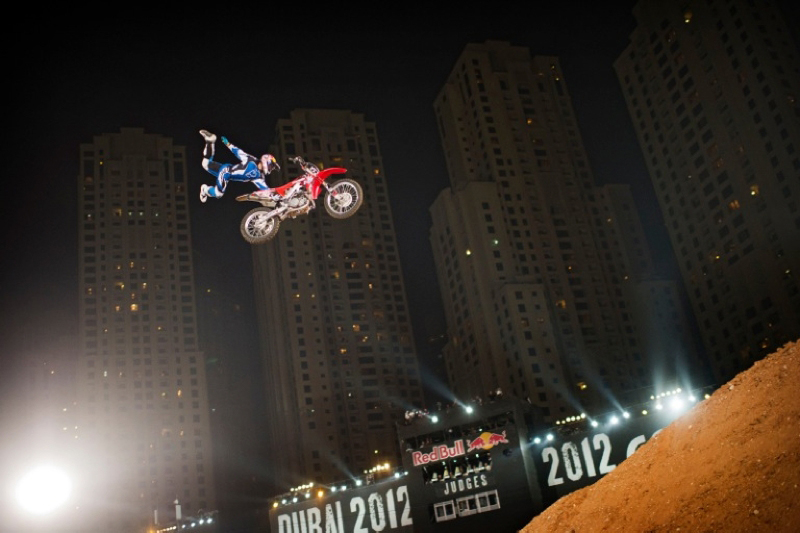 Red Bull X-Fighters 2012:  Ένας Νεοζηλανδός κατακτά το Ντουμπάϊ