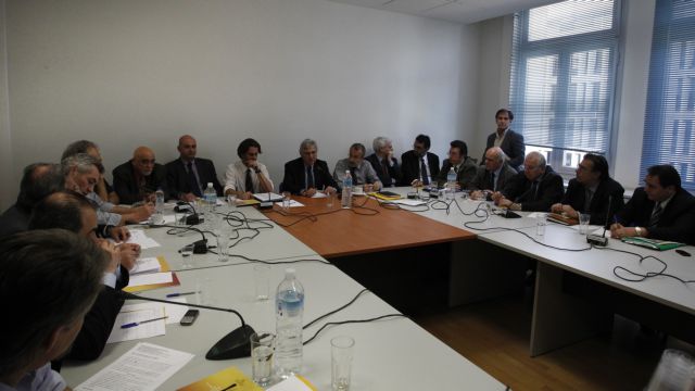 Αδιέξοδο στη Διακομματική Επιτροπή για την τηλεοπτική μονομαχία των αρχηγών