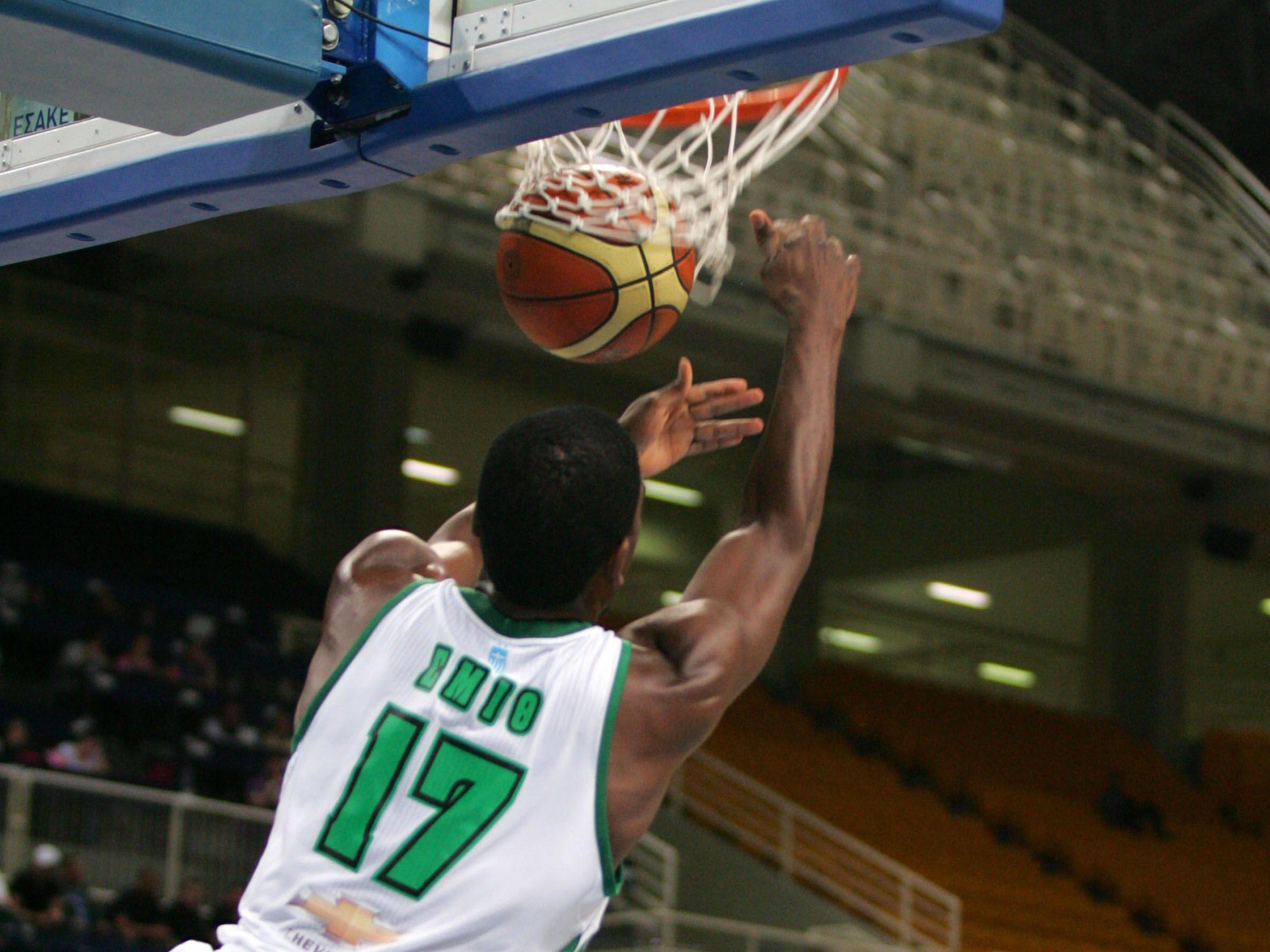 «Ανίκητοι» στην Ελλάδα οι «αιώνιοι» που έκαναν το 2-0