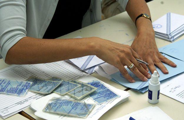 Επεκτείνεται το ωράριο λειτουργίας των Γραφείων Ταυτοτήτων και Διαβατηρίων στις 5 και 6 Μαΐου