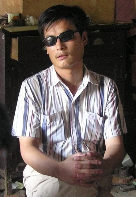 «Απέδρασε» Κινέζος διαφωνών δικηγόρος, ο οποίος βρισκόταν σε κατ'οίκον περιορισμό