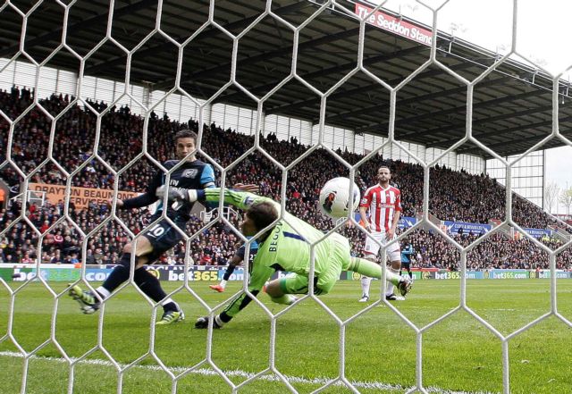 «Ζωντανή» για Champions League η Αρσεναλ, συντριβή για Νιούκαστλ