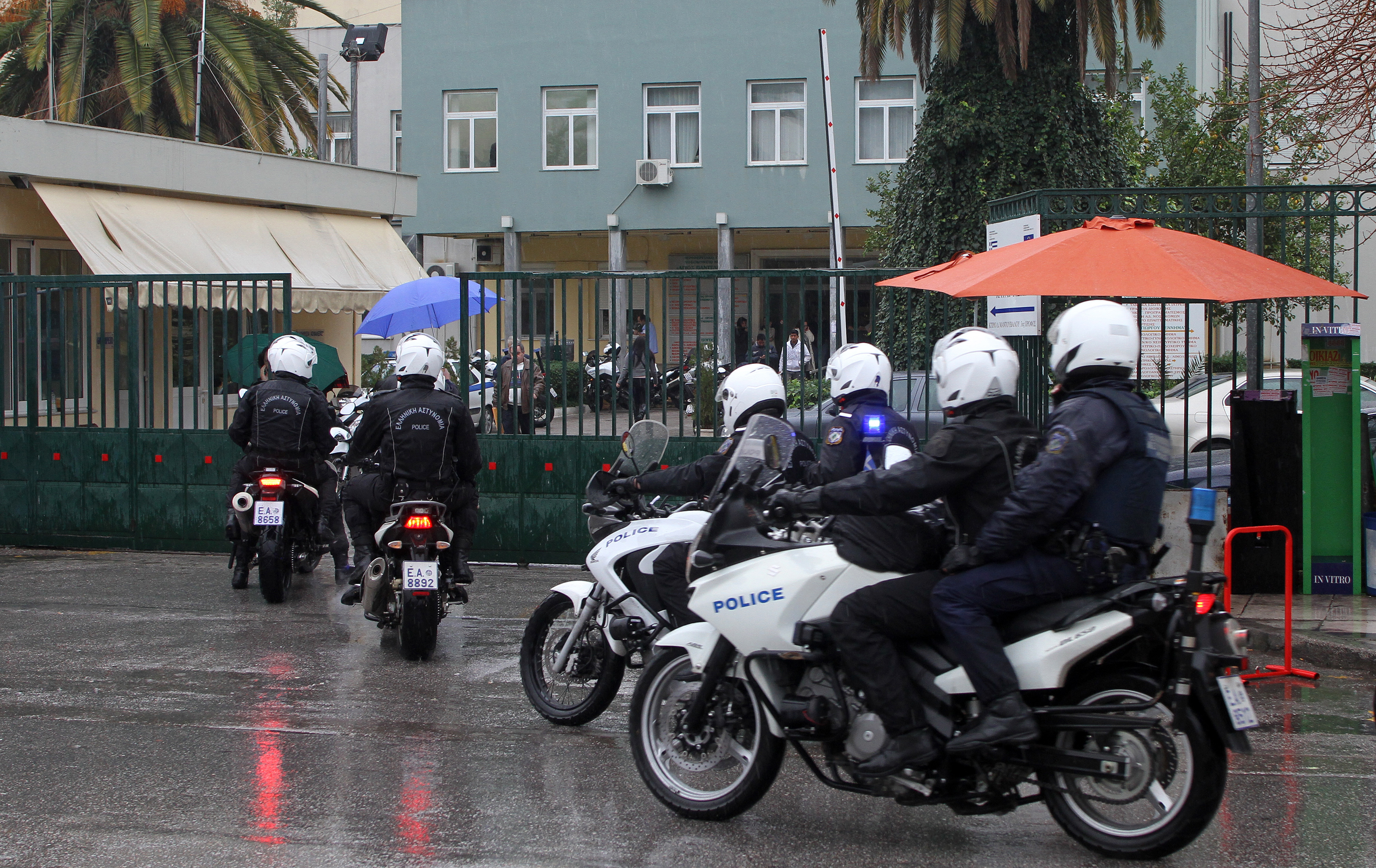 Καταγγελία γιατρών για τη συμπεριφορά της αστυνομίας σε κρατούμενους απεργούς πείνας