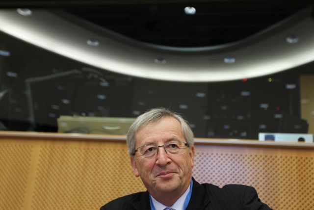 Το πολιτικό κλίμα εμποδίζει την έκδοση ευρωομολόγων, λέει ο Γιούνκερ