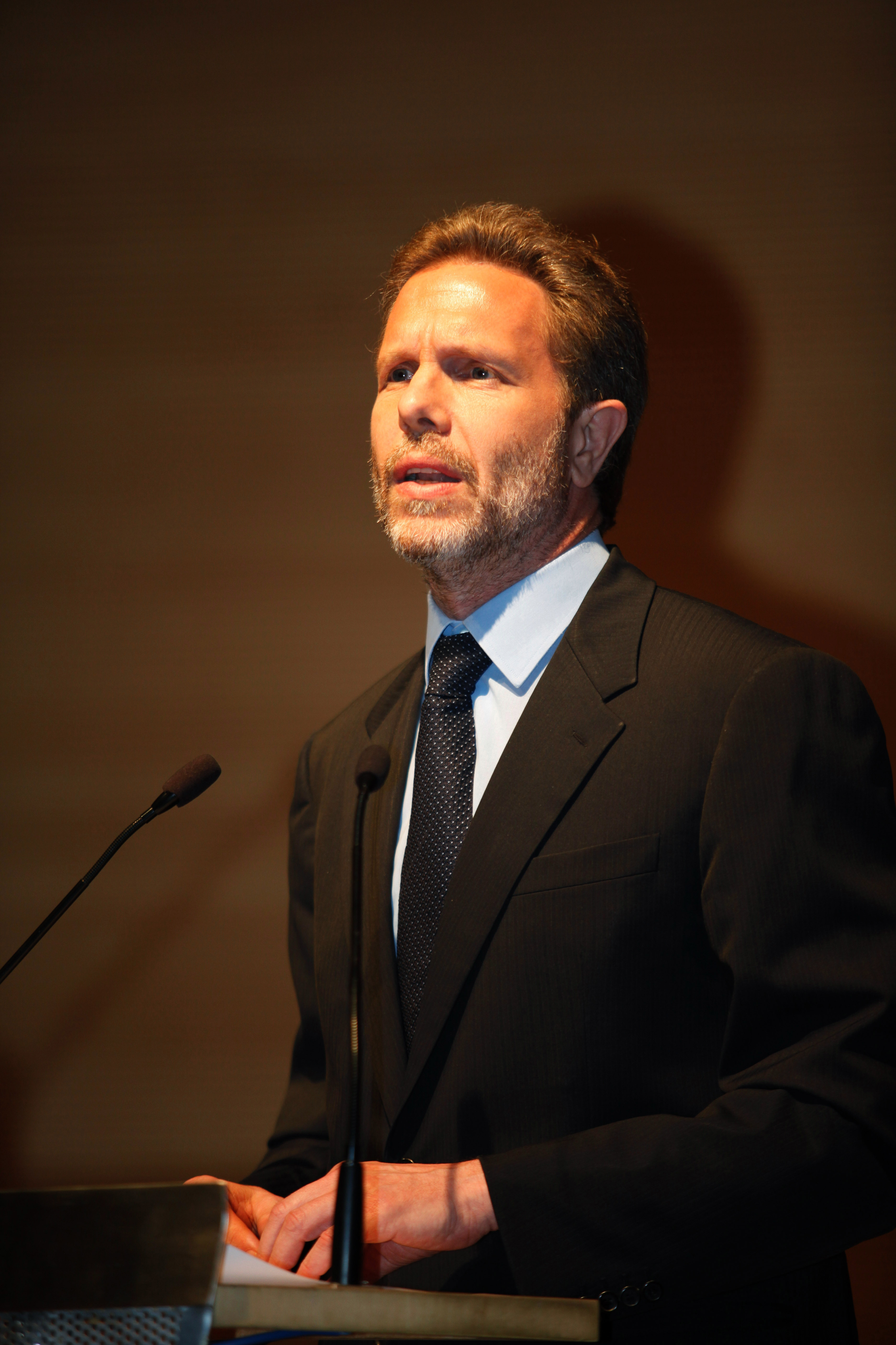 Κατά του ΥΠΠΟΤ στρέφονται σκηνοθέτες και παραγωγοί