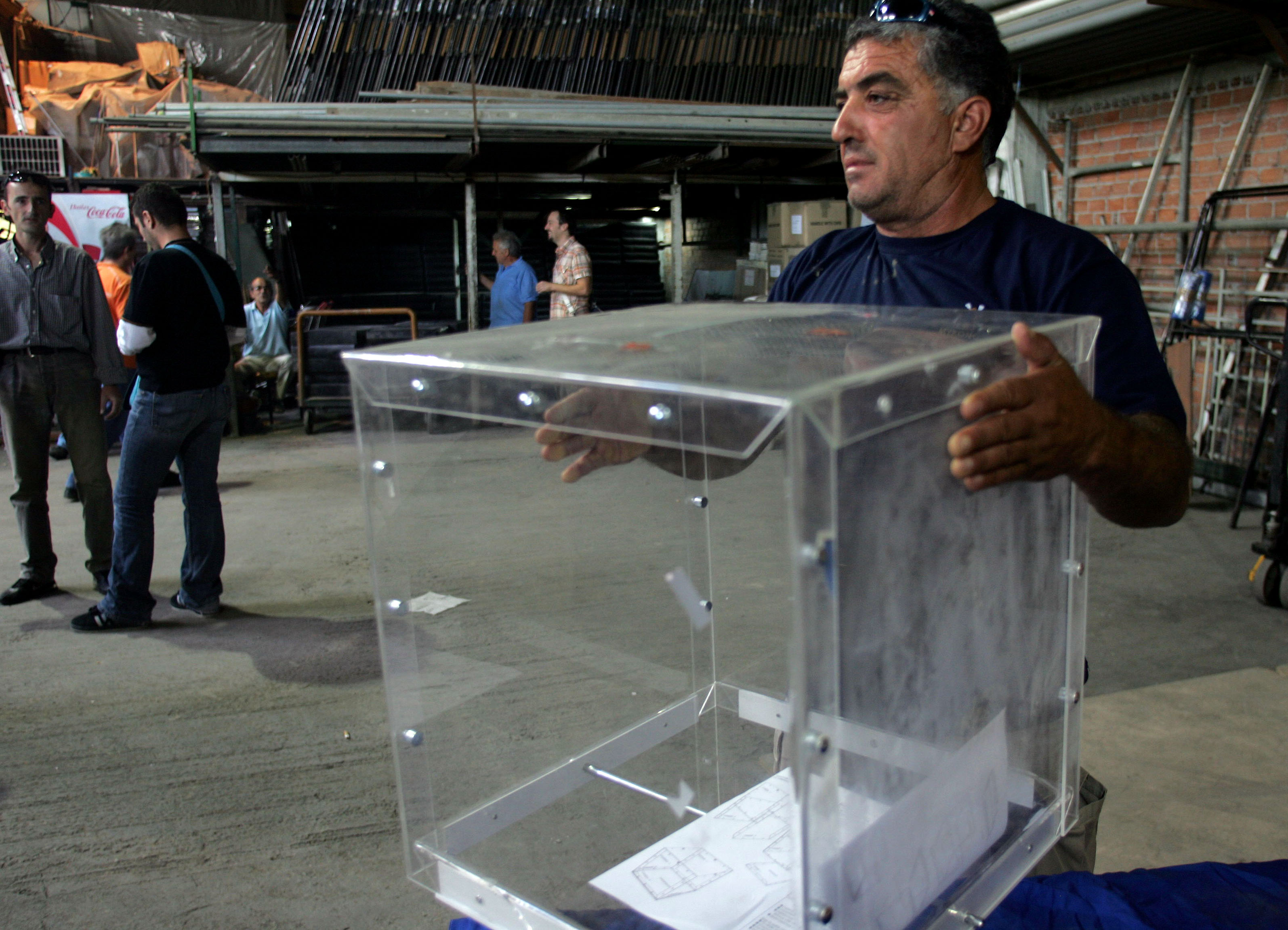 Στα 100 ευρώ το εκλογικό επίδομα των δημοτικών υπαλλήλων