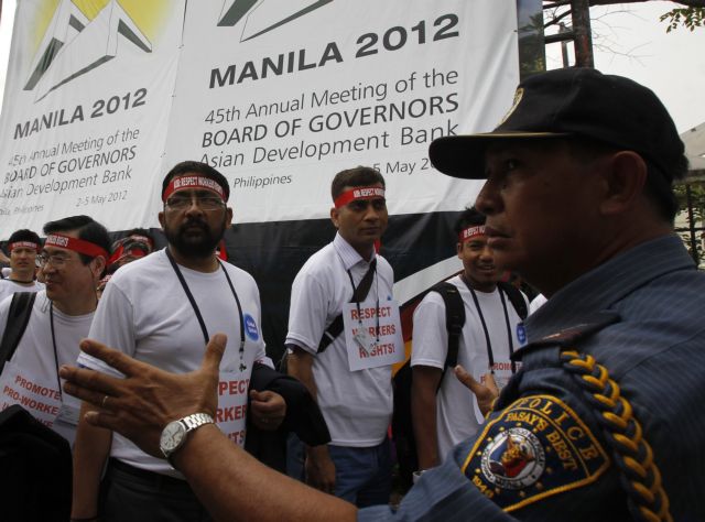 Τείχος για να κρύψει παραγκουπόλεις έστησε η κυβέρνηση των Φιλιππίνων