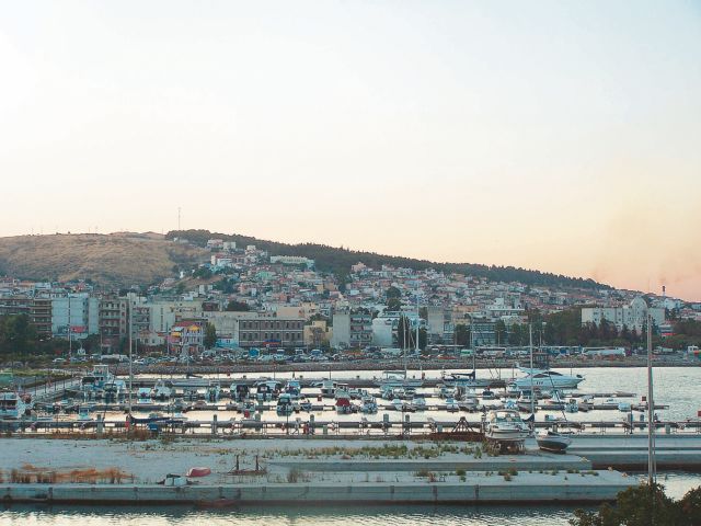 Υπεγράφη η σύμβαση για την παραχώρηση της μαρίνας Μυτιλήνης