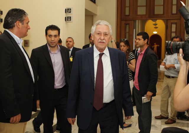 «Όχι» Κουβέλη σε συγκυβέρνηση με ΝΔ-ΠΑΣΟΚ