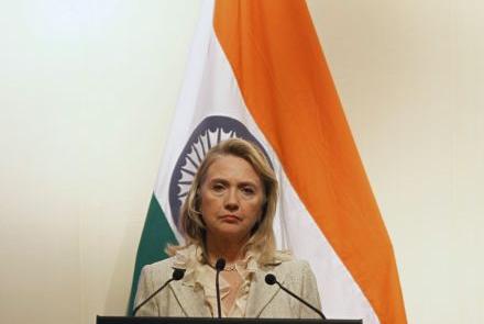 Πιέσεις Κλίντον στο Πακιστάν για καταπολέμηση των εξτρεμιστικών οργανώσεων