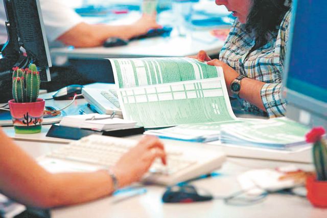 Παράταση για δηλώσεις ΦΠΑ και ΦΑΠ για τις επιχειρήσεις από το υπουργείο Οικονομικών