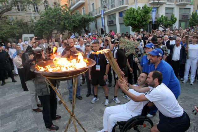 Η Πάτρα υποδέχτηκε με τιμές την Ολυμπιακή Φλόγα