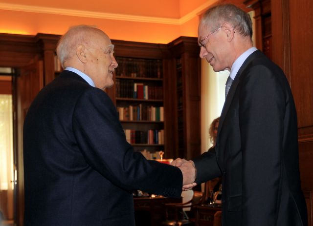 Τηλεφωνική επικοινωνία Χερμάν βαν Ρομπάι με τον Κάρολο Παπούλια