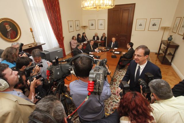 Αδιέξοδο στην σύσκεψη στο Προεδρικό, ολοκληρώθηκε ο πρώτος γύρος επαφών Παπούλια