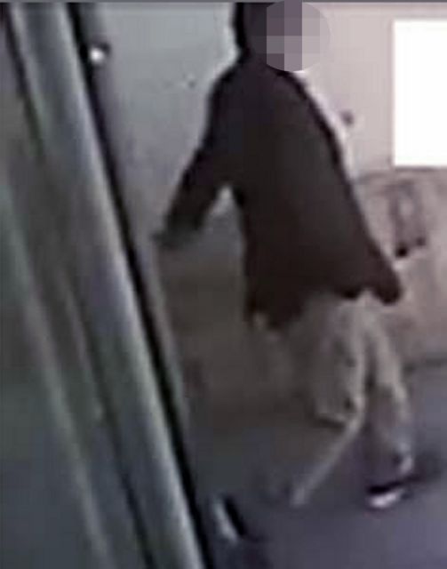 Ο δράστης του Μπρίντιζι «αποκαλύπτεται» σε εικόνες από κάμερες ασφαλείας