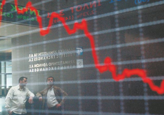 Σε νέα ιστορικά χαμηλά 22 ετών το Χρηματιστήριο της Αθήνας την Τρίτη