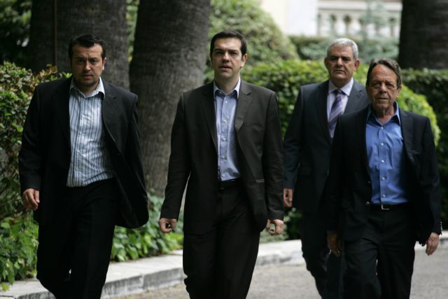 Συνάντηση Τσίπρα με τον υπουργό Εργασίας Αντ.Ρουπακιώτη