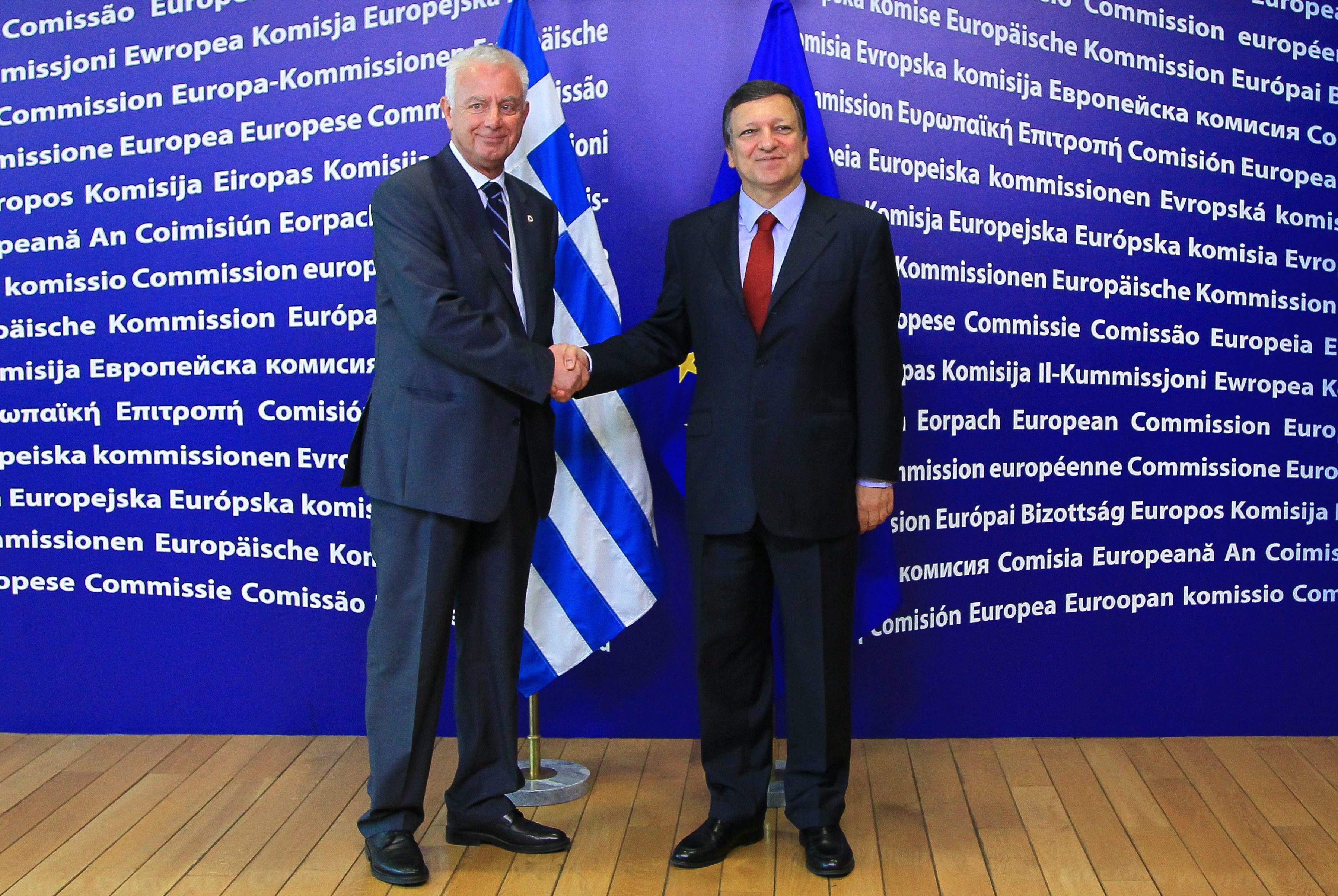 «Το Μνημόνιο είναι ο λιγότερο δύσκολος δρόμος» λέει ο Μπαρόζο στον πρωθυπουργό