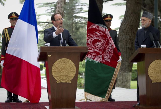 Υπεραμύνεται ο Ολάντ της πρόωρης γαλλικής «εξόδου» από το Αφγανιστάν