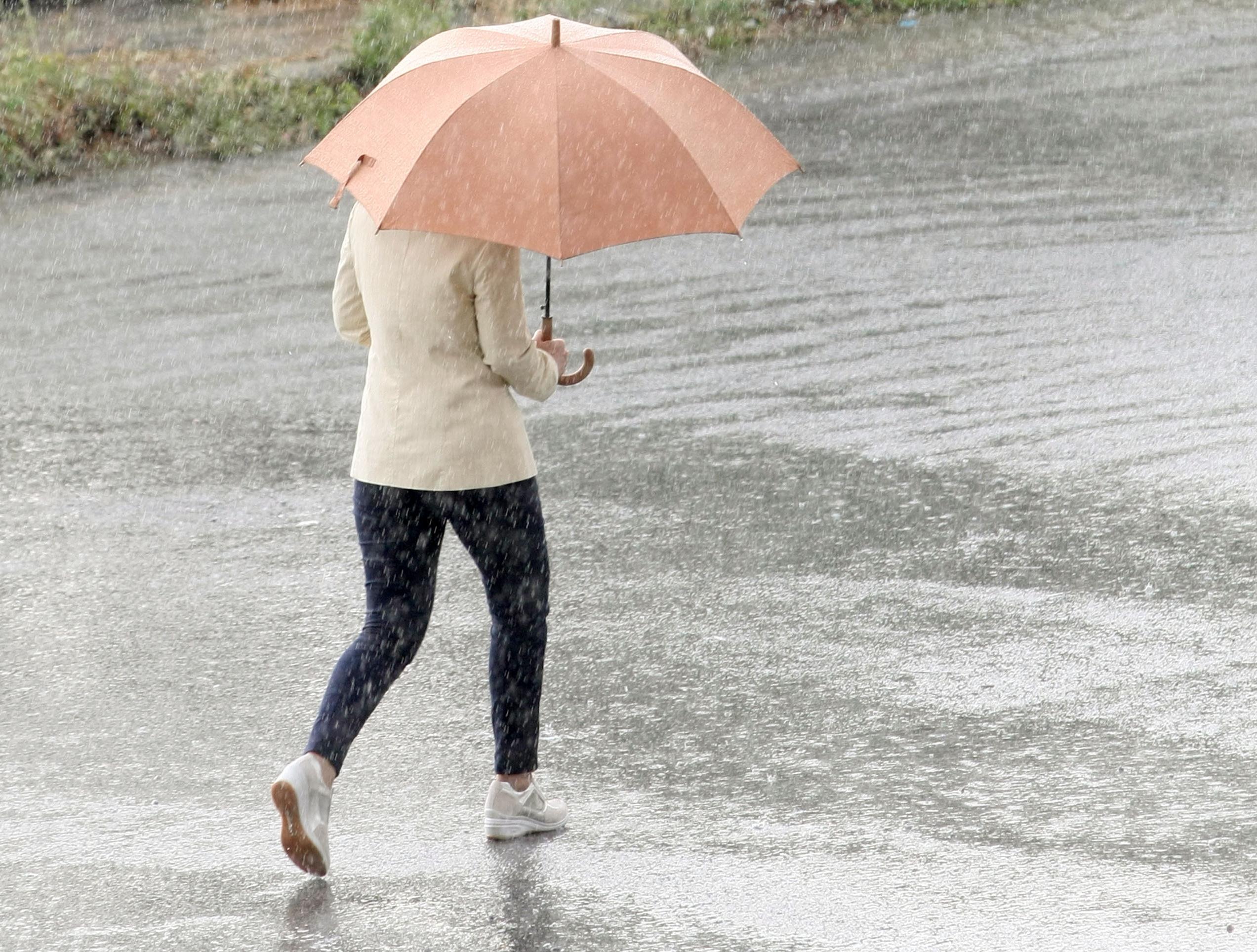 Προβλήματα σε διάφορες περιοχές της χώρας από έντονες βροχοπτώσεις