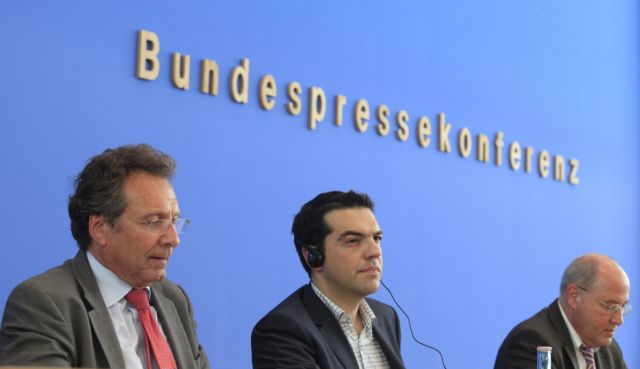 «Θα κάνουμε τα πάντα για να κρατήσουμε το ευρώ», λέει ο Αλέξης Τσίπρας στο Spiegel