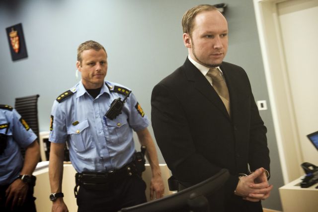 Εμμονή να μοίαζει με μέλος της «Άριας φυλής» είχε ο Μπρέιβικ