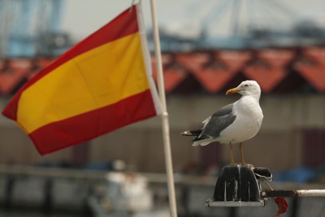 Στα ύψη οι αποδόσεις των ιταλικών και ισπανικών ομολόγων, σε χαμηλό διετίας το ευρώ