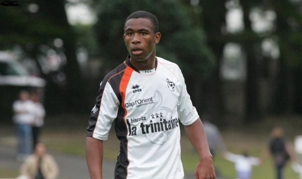 Τέλος ο Μόνχε από τον ΟΣΦΠ, ανακοινώθηκε ο Ντιελνά