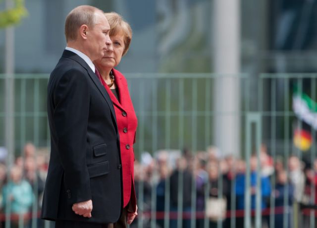 Στο Βερολίνο η προεδρική «πρεμιέρα» Πούτιν αποκρούοντας πιέσεις για τη Συρία