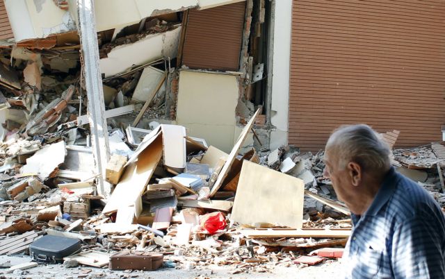 Εθνικό πένθος στην Ιταλία και τρόμος μετά τη νέα σεισμική δόνηση