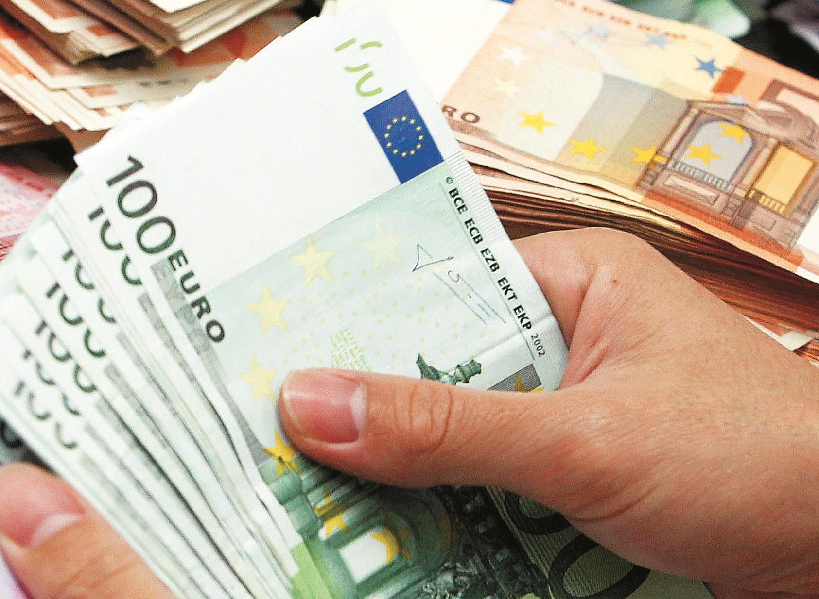 Όργιο φοροδιαφυγής αποκαλύπτει το άνοιγμα τραπεζικών λογαριασμών από το ΣΔΟΕ